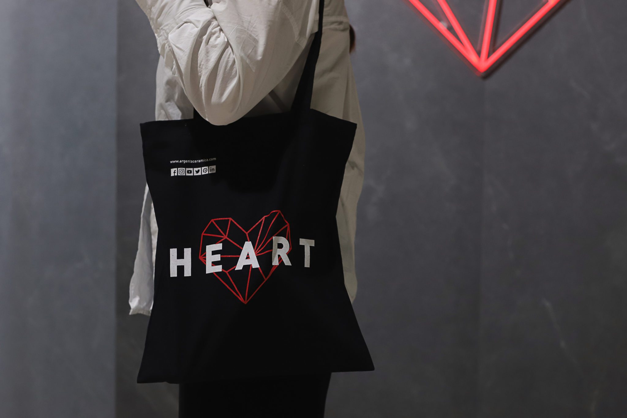 Identidad visual showroom Argenta