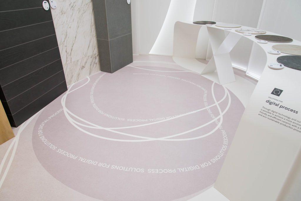 diseño stand cersaie